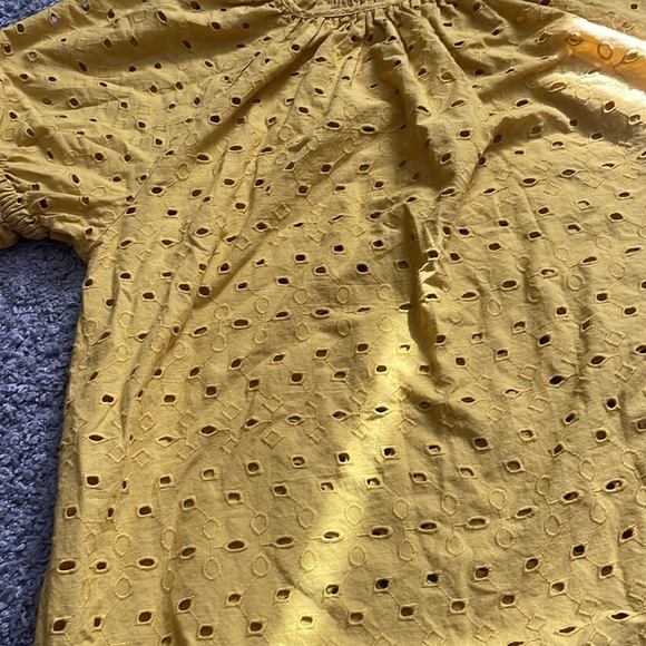 Universal Thread Top - Picture 2 of 4